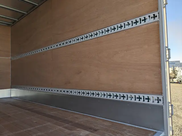 三菱 キャンター 2RG-FEAV0(2WD)の写真18