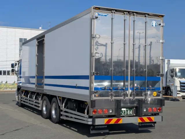 日野 プロフィア 2DG-FR1AHB(6x2)の写真4