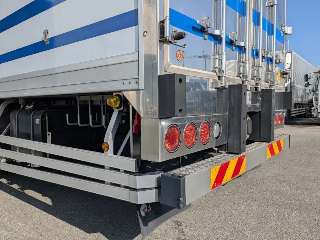 日野 プロフィア 2DG-FR1AHB(6x2)の写真6