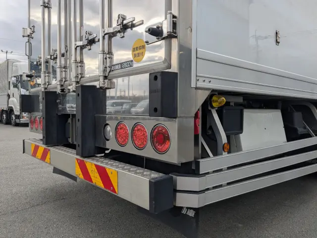 日野 プロフィア 2DG-FR1AHB(6x2)の写真7