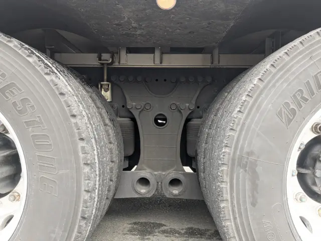 日野 プロフィア 2DG-FR1AHB(6x2)の写真12