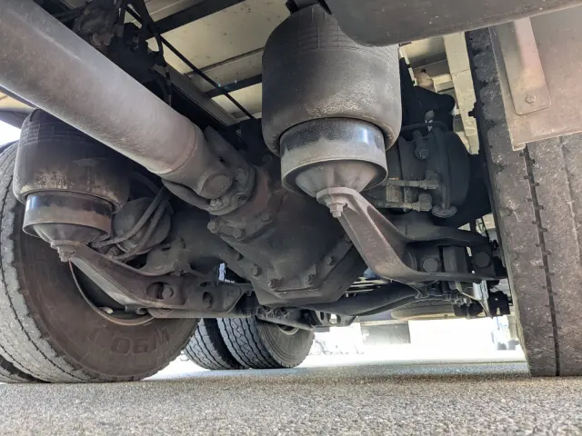 日野 プロフィア 2DG-FR1AHB(6x2)の写真13