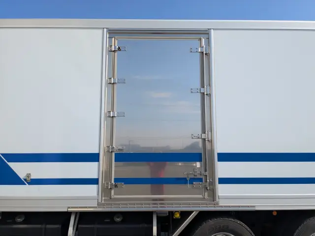 日野 プロフィア 2DG-FR1AHB(6x2)の写真15