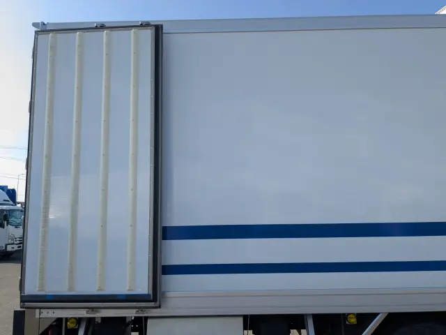 日野 プロフィア 2DG-FR1AHB(6x2)の写真17