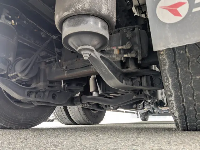 日野 プロフィア 2DG-FR1AHB(6x2)の写真18