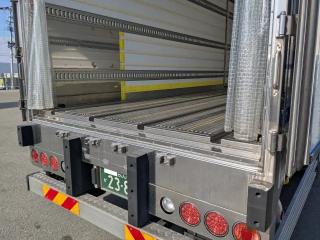 日野 プロフィア 2DG-FR1AHB(6x2)の写真21