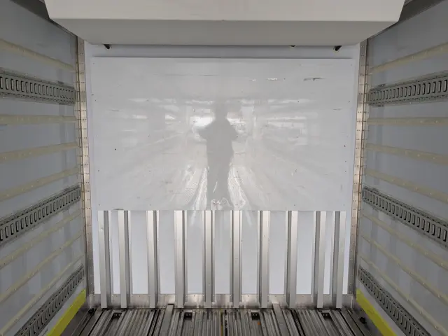 日野 プロフィア 2DG-FR1AHB(6x2)の写真24