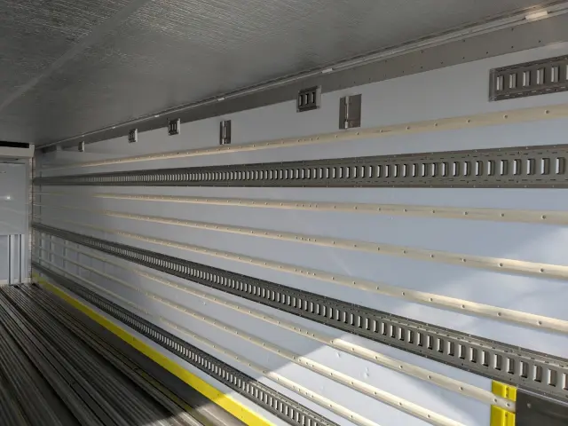 日野 プロフィア 2DG-FR1AHB(6x2)の写真27