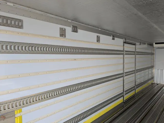 日野 プロフィア 2DG-FR1AHB(6x2)の写真28