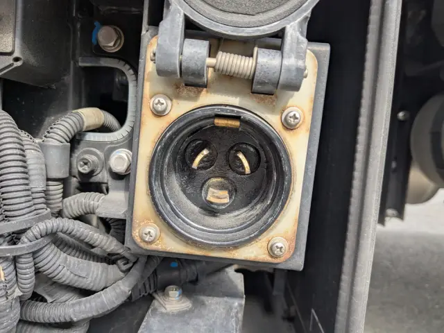 日野 プロフィア 2DG-FR1AHB(6x2)の写真34