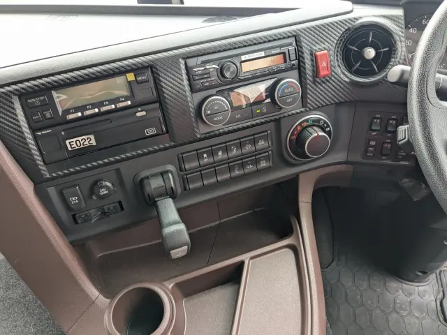 日野 プロフィア 2DG-FR1AHB(6x2)の写真37