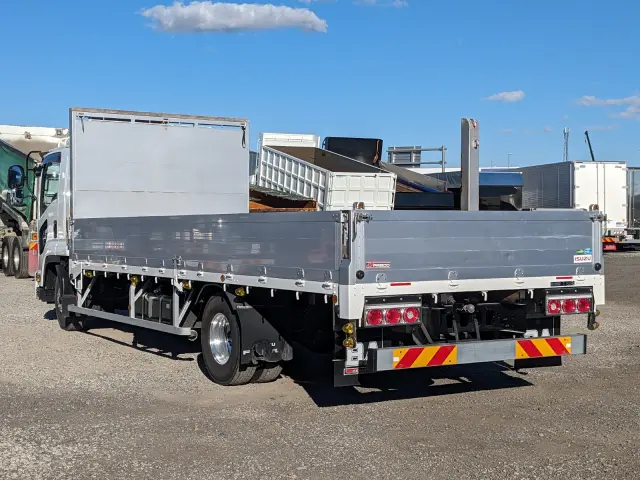 いすゞ フォワード 2RG-FRR90S2(2WD)の写真4