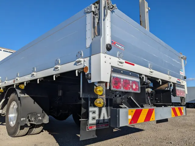 いすゞ フォワード 2RG-FRR90S2(2WD)の写真8