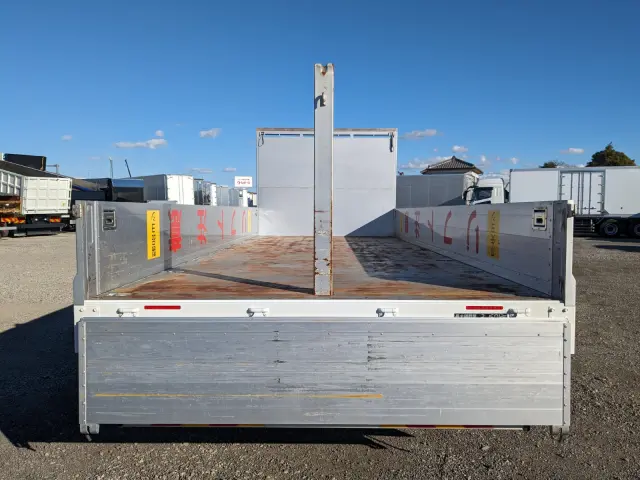 いすゞ フォワード 2RG-FRR90S2(2WD)の写真9