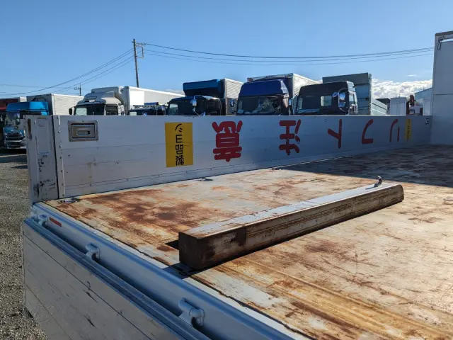 いすゞ フォワード 2RG-FRR90S2(2WD)の写真16