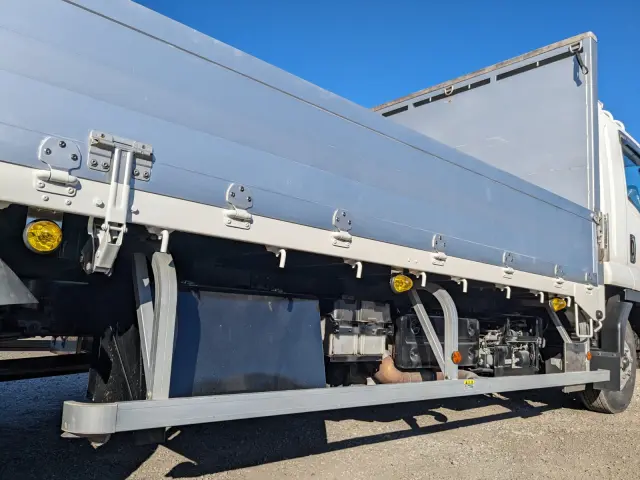 いすゞ フォワード 2RG-FRR90S2(2WD)の写真24