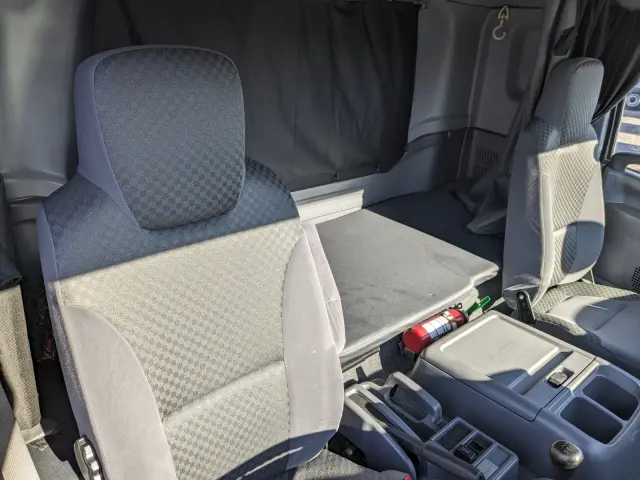 いすゞ フォワード 2RG-FRR90S2(2WD)の写真27