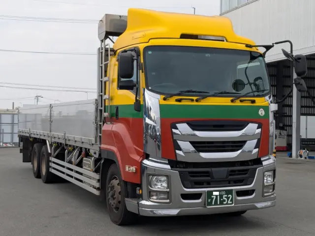 いすゞ ギガ QKG-CYL77B(6x2)の写真3