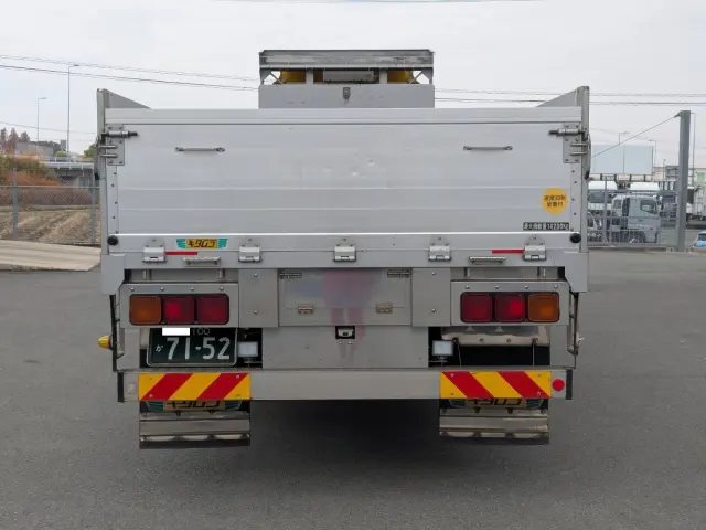 いすゞ ギガ QKG-CYL77B(6x2)の写真8