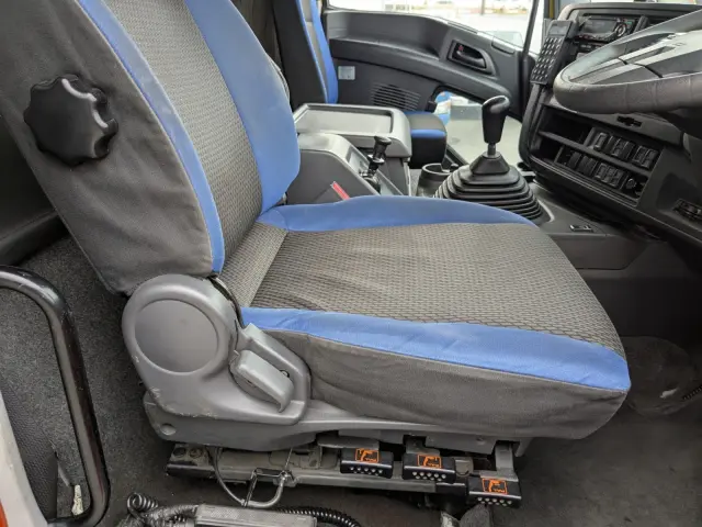 いすゞ ギガ QKG-CYL77B(6x2)の写真29