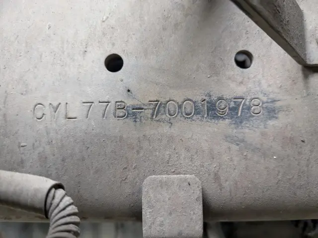 いすゞ ギガ QKG-CYL77B(6x2)の写真31