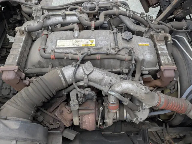 いすゞ ギガ QKG-CYL77B(6x2)の写真35