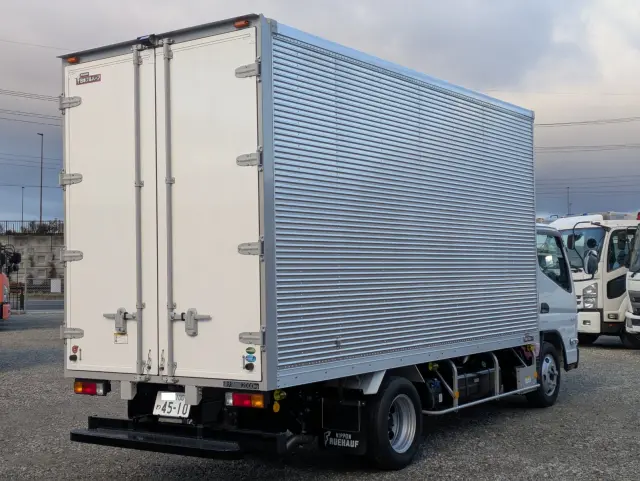 三菱 キャンター 2RG-FEAV0(2WD)の写真6