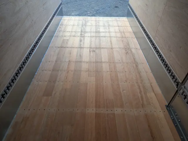 三菱 キャンター 2RG-FEAV0(2WD)の写真15