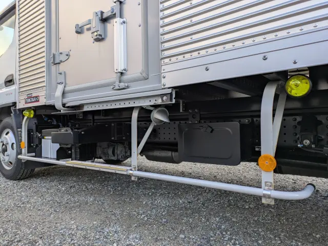 三菱 キャンター 2RG-FEAV0(2WD)の写真23