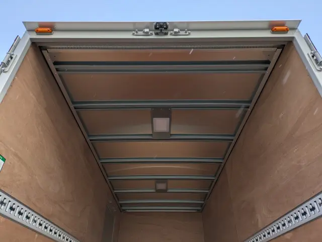 三菱 キャンター 2RG-FEAV0(2WD)の写真13