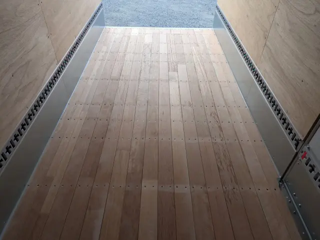 三菱 キャンター 2RG-FEAV0(2WD)の写真17