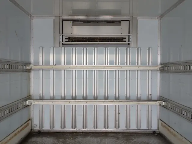 いすゞ フォワード 2PG-FSR90S2(2WD)の写真18