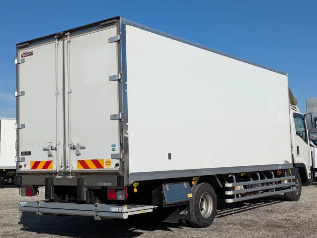 いすゞ フォワード 2PG-FSR90S2(2WD)の写真8