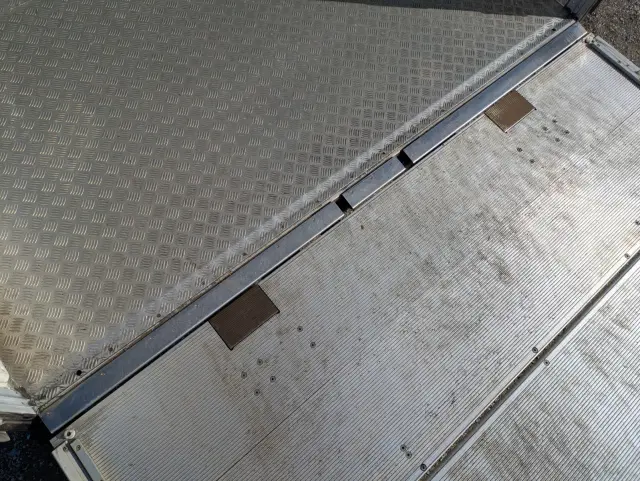 いすゞ フォワード 2PG-FSR90S2(2WD)の写真15