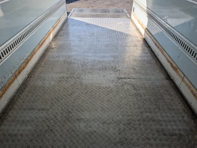 いすゞ フォワード 2PG-FSR90S2(2WD)の写真20