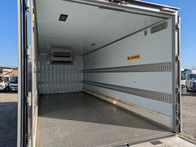 いすゞ フォワード 2PG-FSR90S2(2WD)の写真21