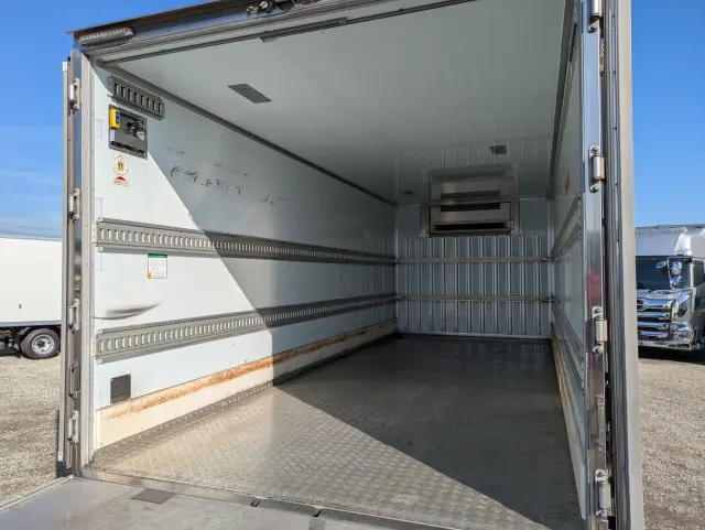 いすゞ フォワード 2PG-FSR90S2(2WD)の写真22