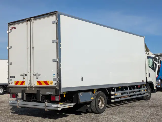 いすゞ フォワード 2PG-FSR90S2(2WD)の写真8