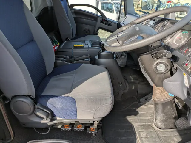 いすゞ フォワード 2PG-FSR90S2(2WD)の写真38