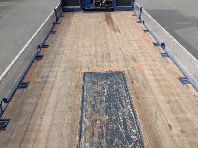 三菱 ファイター 2DG-FQ62F(2WD)の写真18