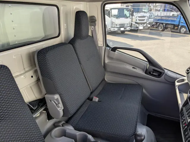 日野 デュトロ 2RG-XZU710M(2WD)の写真35