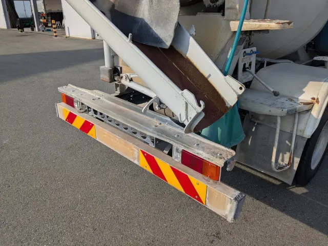 いすゞ フォワード 2PG-FRR90S2(2WD)の写真15