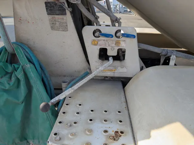 いすゞ フォワード 2PG-FRR90S2(2WD)の写真17