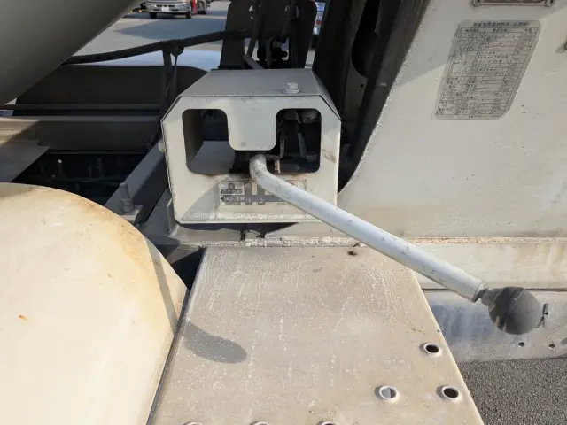 いすゞ フォワード 2PG-FRR90S2(2WD)の写真26