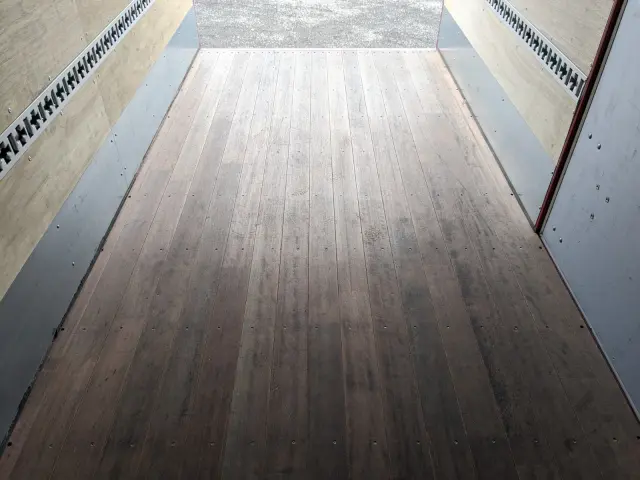 三菱 キャンター 2RG-FEAV0(2WD)の写真17