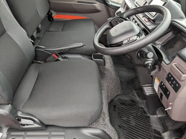 三菱 キャンター 2RG-FEAV0(2WD)の写真32