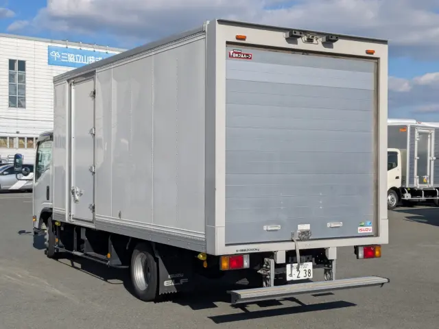 いすゞ エルフ 2RG-NPR88AN(2WD)の写真4