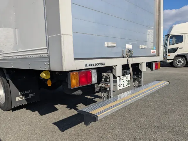 いすゞ エルフ 2RG-NPR88AN(2WD)の写真6