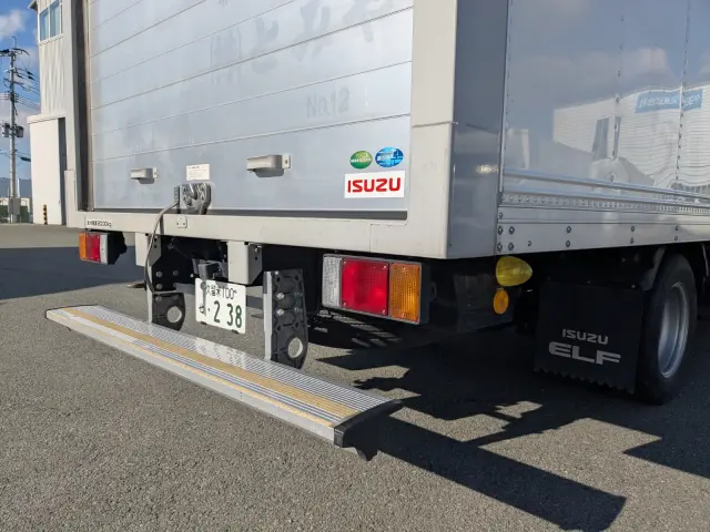 いすゞ エルフ 2RG-NPR88AN(2WD)の写真7