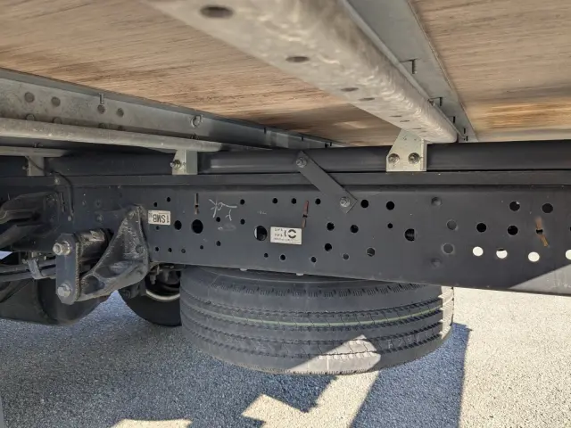 いすゞ エルフ 2RG-NPR88AN(2WD)の写真10